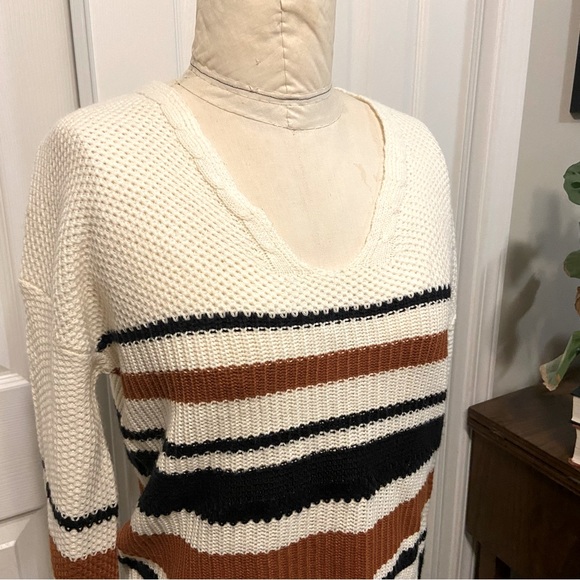 Windsor Sassy Striped Lattice Back Knit Sweater Size Small - Picture 4 of 10